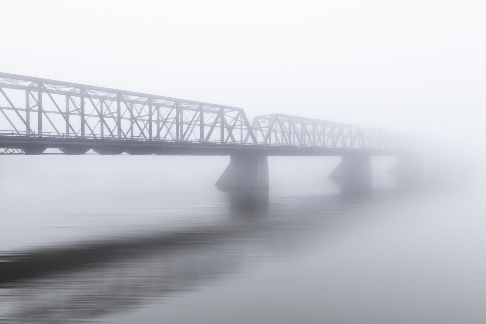 Pont dans Brume